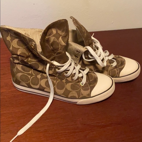Coach Shoes - Coach size 7 sneakers excellent condition